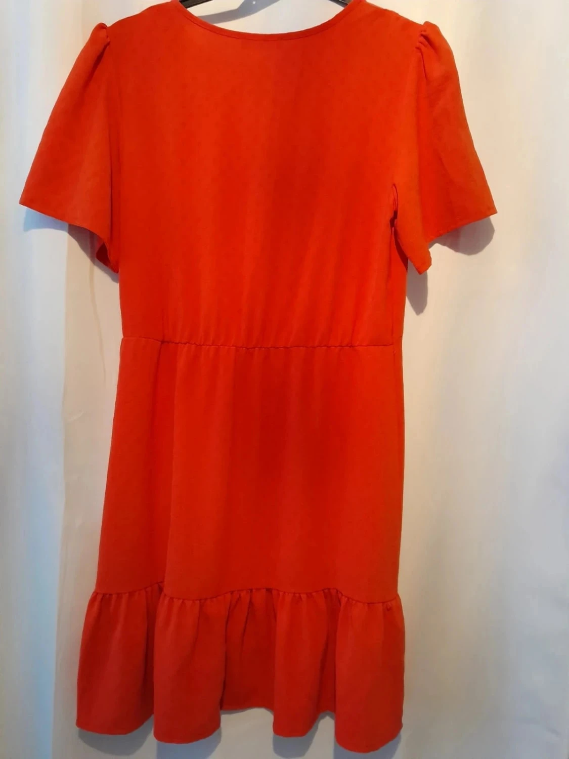 Vrouwelijke en vloeiende zomerjurk, felrode kleur, maat 38 – photo 8